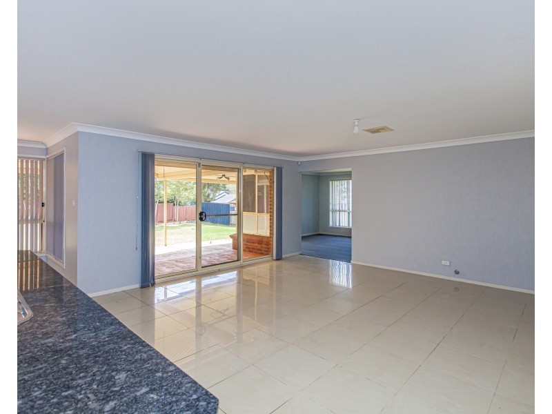 9 Centenary Close, Bolwarra Heights NSW 2320