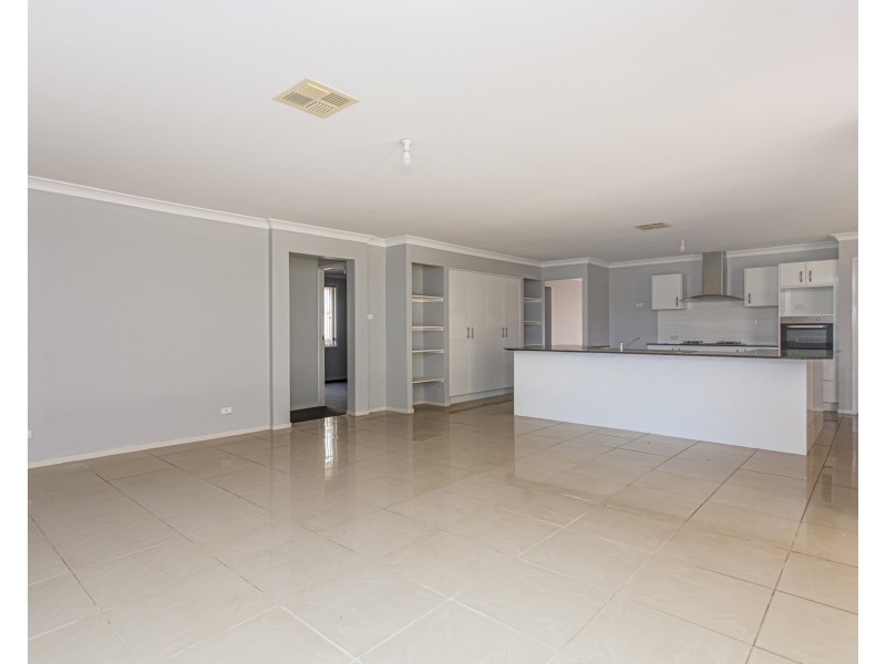 9 Centenary Close, Bolwarra Heights NSW 2320