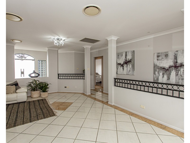 2 Drayton Crescent, Thornton NSW 2322