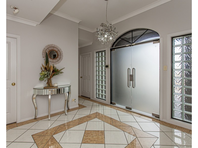 2 Drayton Crescent, Thornton NSW 2322