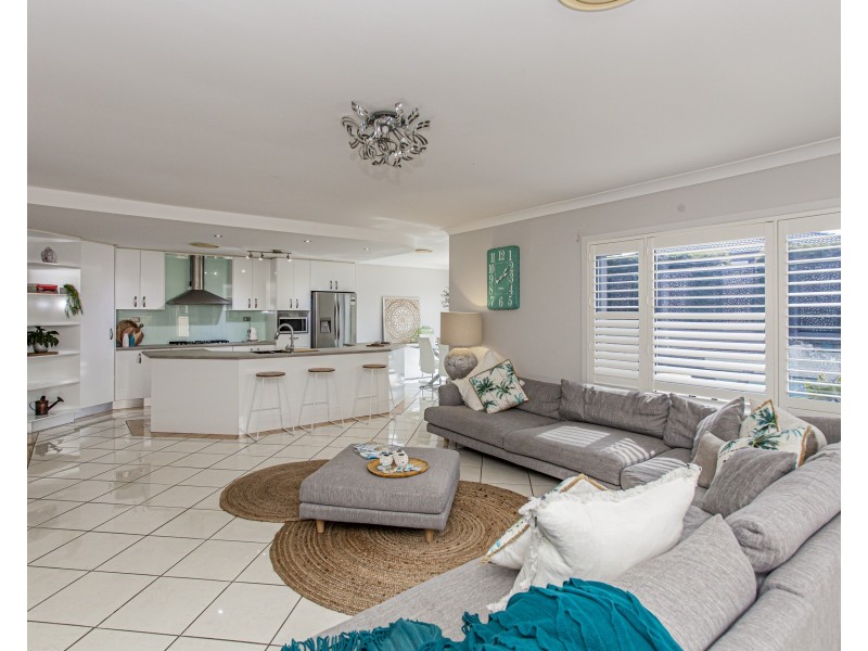 2 Drayton Crescent, Thornton NSW 2322