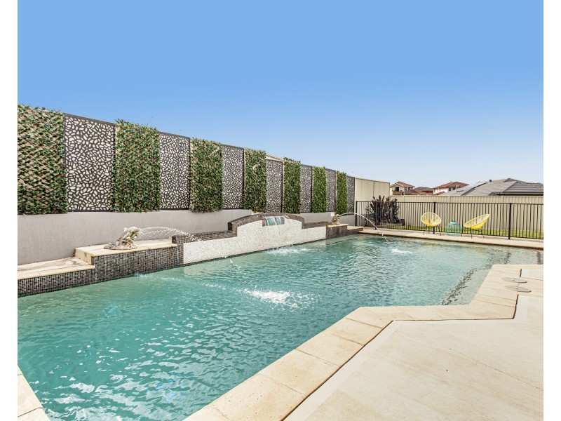 2 Drayton Crescent, Thornton NSW 2322