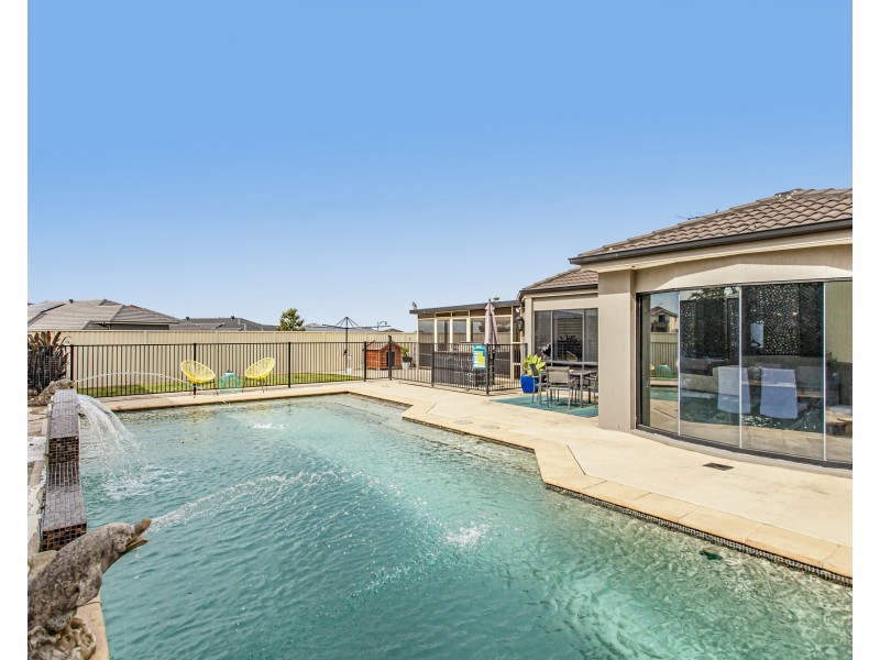2 Drayton Crescent, Thornton NSW 2322