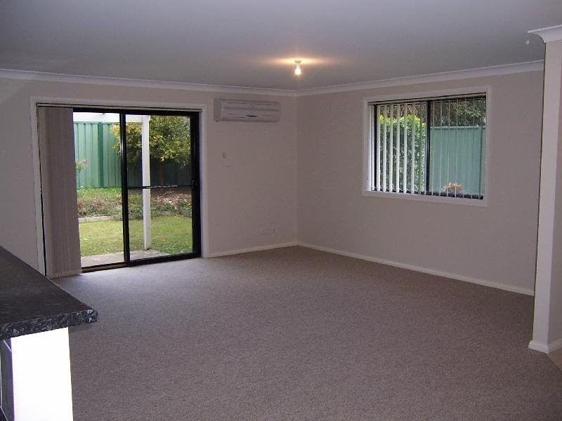 2/12 OAKS Cct, Raymond Terrace NSW 2324