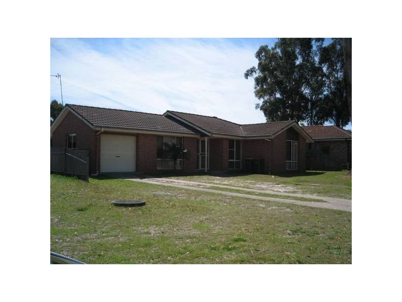32 BENJAMIN LEE DRIVE, Raymond Terrace NSW 2324