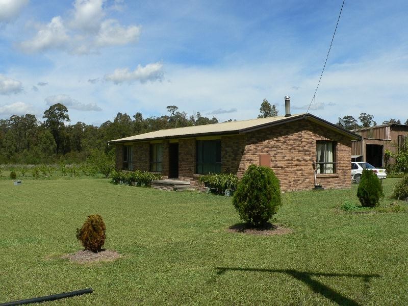 1013 Bucketts Way, Limeburners Creek NSW 2324