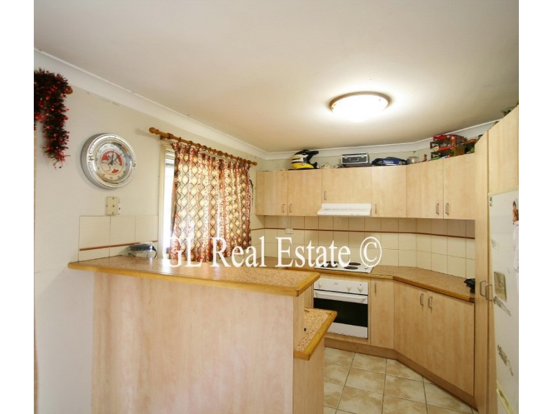 19 Whitcomb St, Hillcrest QLD 4118