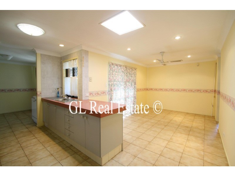 9 Homebush Dve, Regents Park QLD 4118