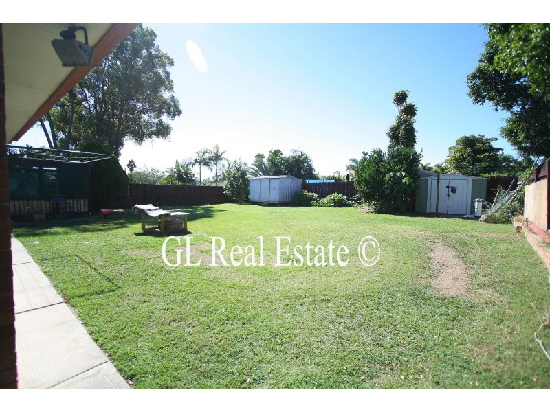 9 Homebush Dve, Regents Park QLD 4118