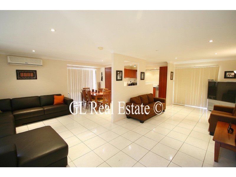 10 LETITIA STREET, Regents Park QLD 4118