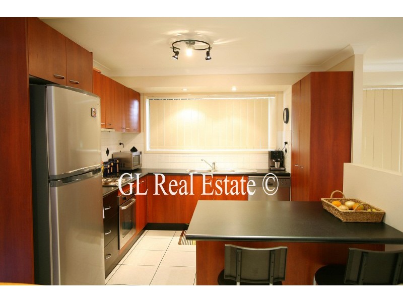10 LETITIA STREET, Regents Park QLD 4118