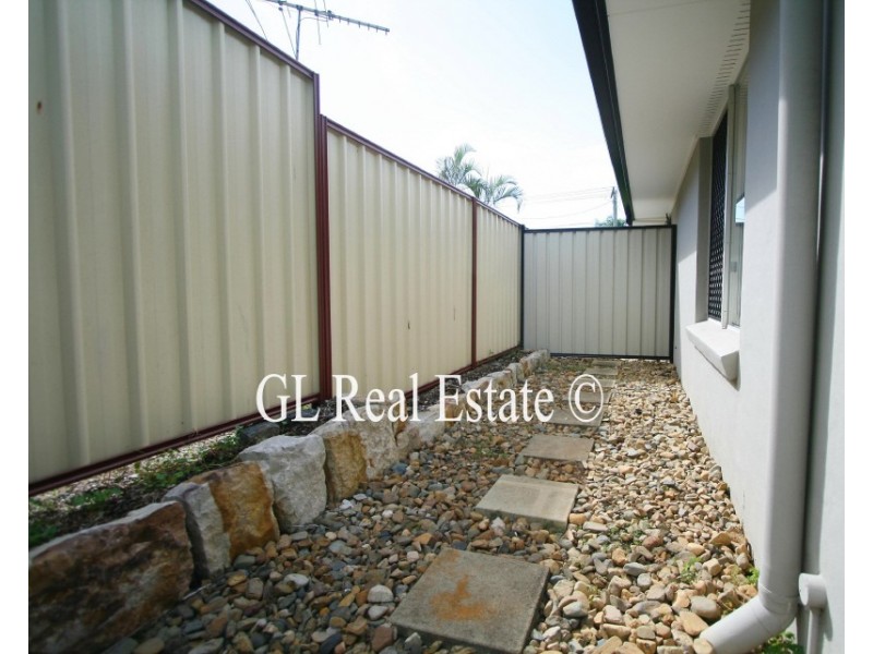 10 LETITIA STREET, Regents Park QLD 4118