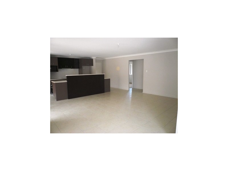 32 JEFF COLLINS CIRCUIT, Bellbird Park QLD 4300