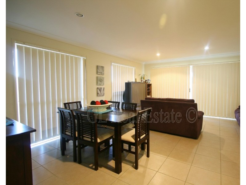 34 Charlton Place, Regents Park QLD 4118