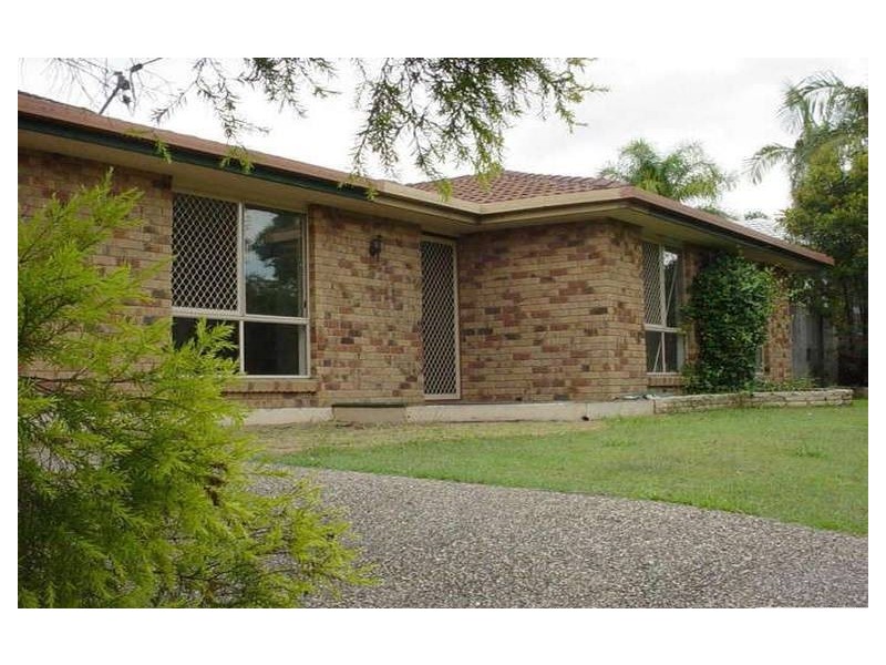 17 WESTWOOD DRIVE, Hillcrest QLD 4118