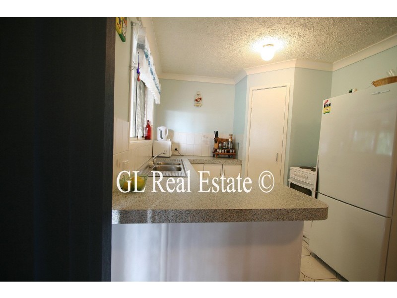 17 WESTWOOD DRIVE, Hillcrest QLD 4118