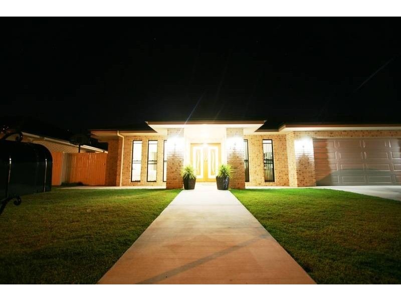 30 MARYLAND DRIVE, Regents Park QLD 4118