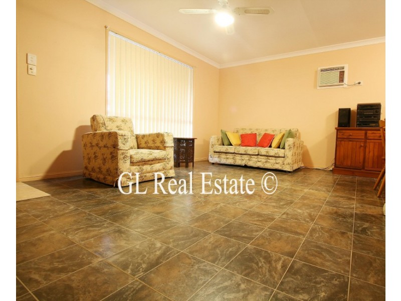 5 SONOROUS CLOSE, Regents Park QLD 4118