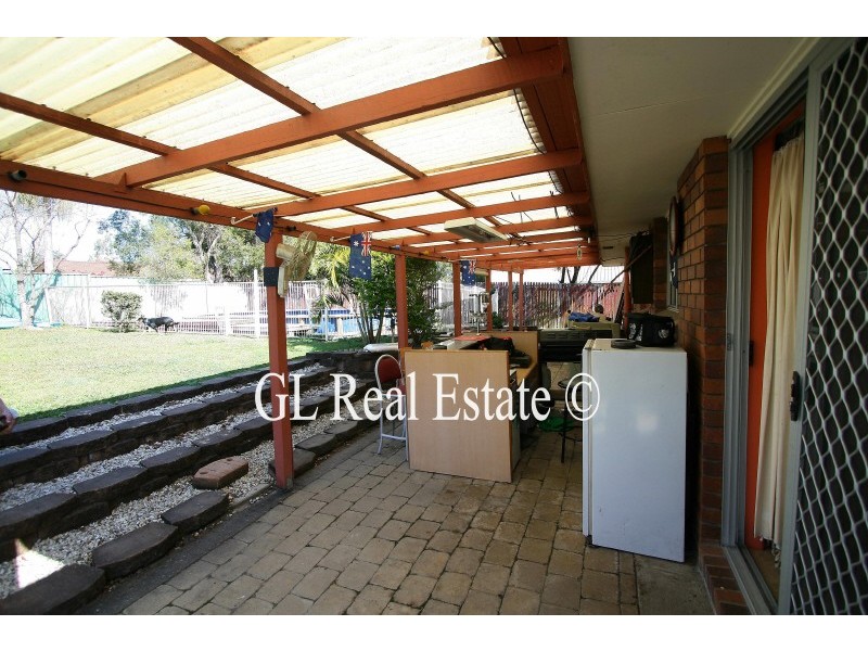 5 CORSLOOT ST, Regents Park QLD 4118