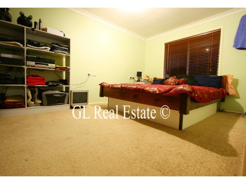 5 CORSLOOT ST, Regents Park QLD 4118