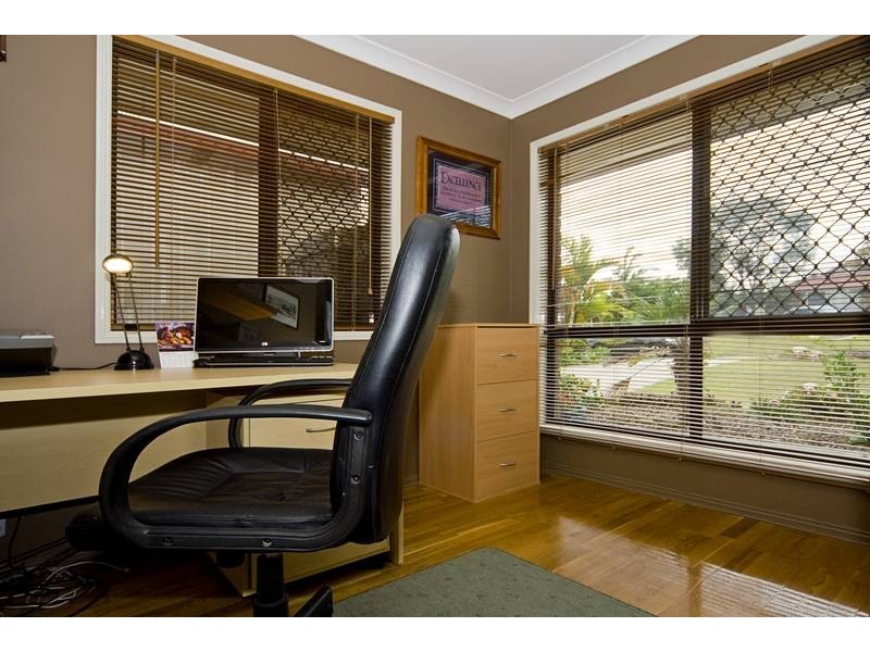 7 SONOROUS CLOSE, Regents Park QLD 4118