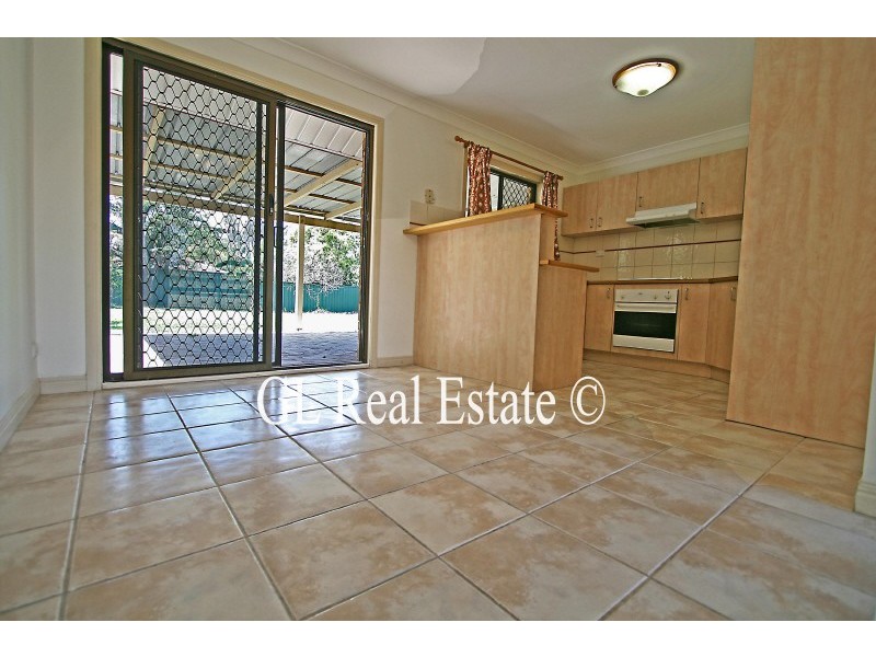 19 WHITCOMB ST, Hillcrest QLD 4118