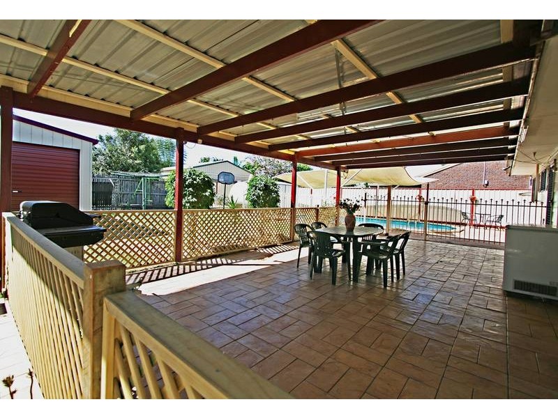 18 Overton Ct, Crestmead QLD 4132