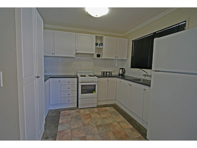 18 Overton Ct, Crestmead QLD 4132