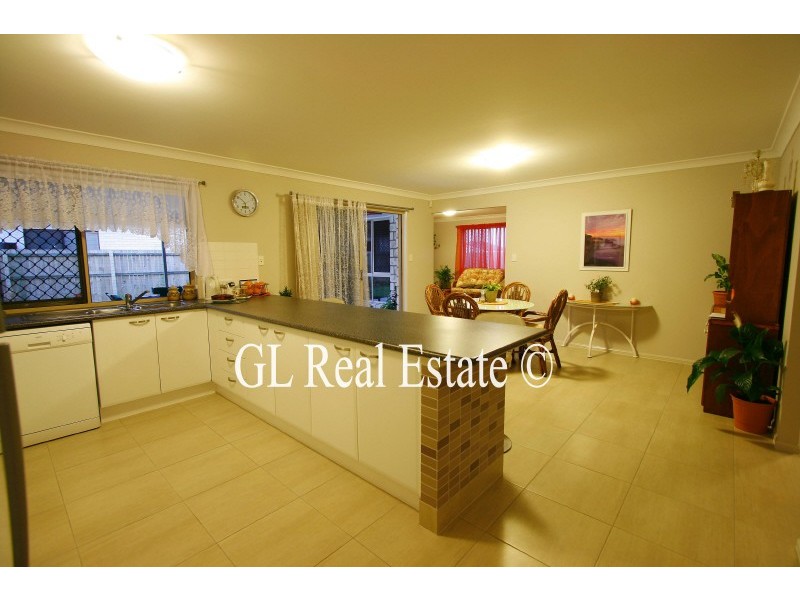 26 MARYLAND DRIVE, Regents Park QLD 4118