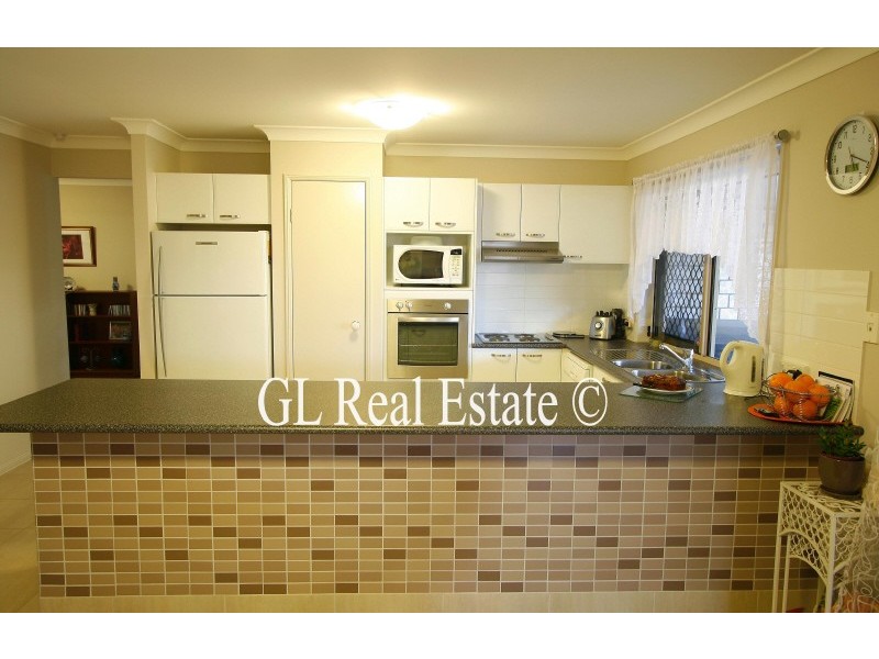 26 MARYLAND DRIVE, Regents Park QLD 4118