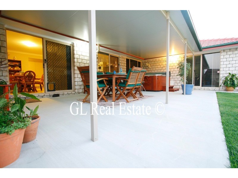 26 MARYLAND DRIVE, Regents Park QLD 4118