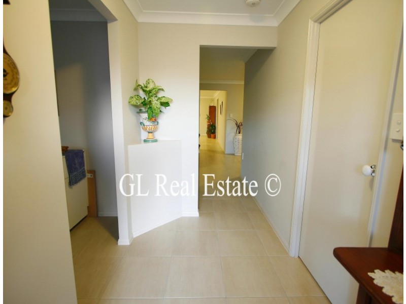 26 MARYLAND DRIVE, Regents Park QLD 4118