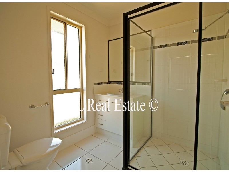 3 MARIGOLD AV, Regents Park QLD 4118