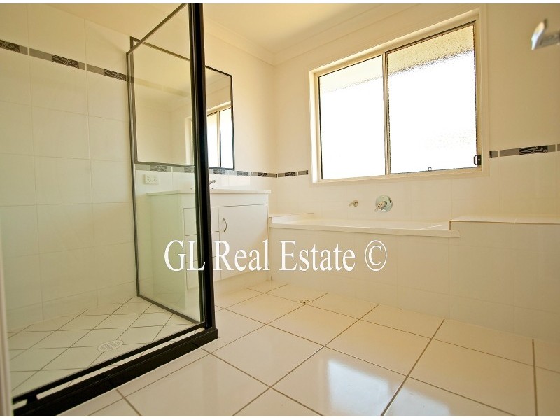 3 MARIGOLD AV, Regents Park QLD 4118