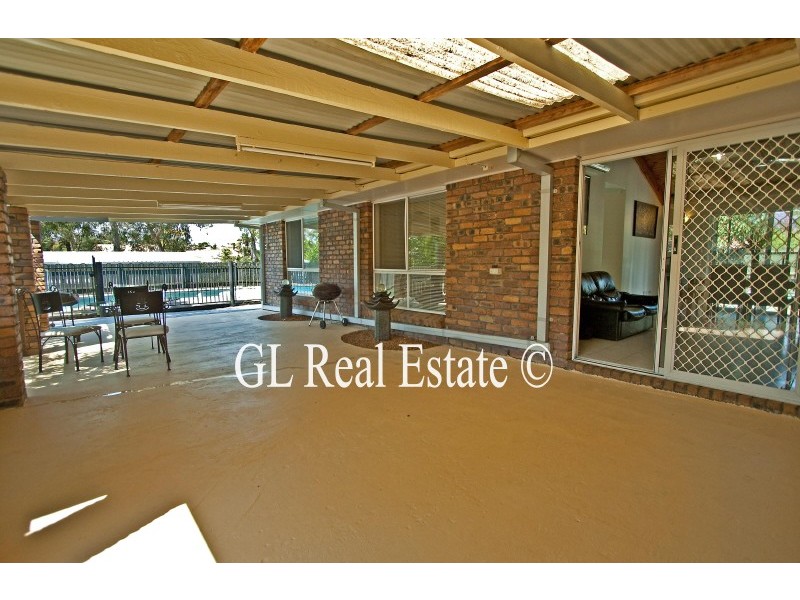 104 PARKROYAL CRESENT, Regents Park QLD 4118