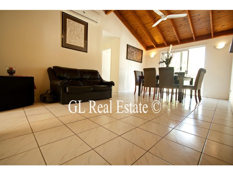 104 PARKROYAL CRESENT, Regents Park QLD 4118