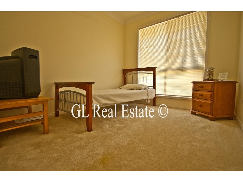 104 PARKROYAL CRESENT, Regents Park QLD 4118