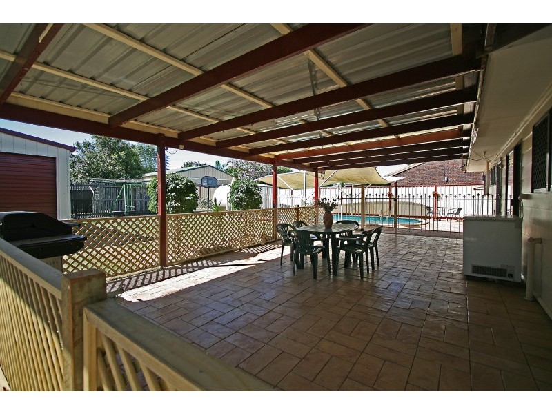 18 Overton Ct, Crestmead QLD 4132