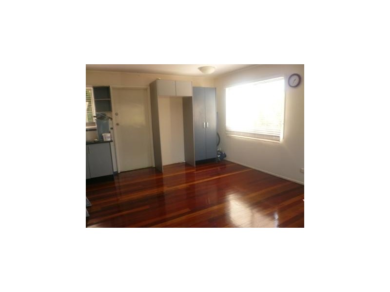 10 CLAVERTON STREET, Woodridge QLD 4114