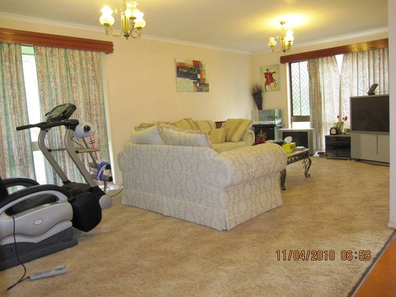 135 Hubner Rd, Park Ridge QLD 4125