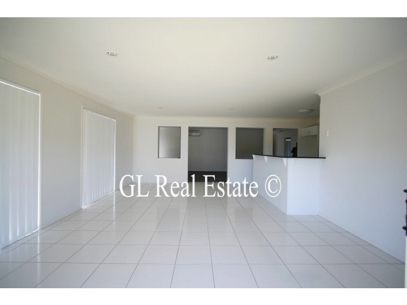 3 MARIGOLD AV, Regents Park QLD 4118