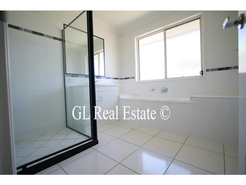 3 MARIGOLD AV, Regents Park QLD 4118