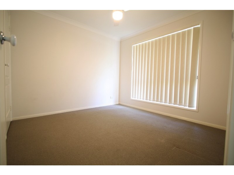 16 Gordonia drive, Regents Park QLD 4118