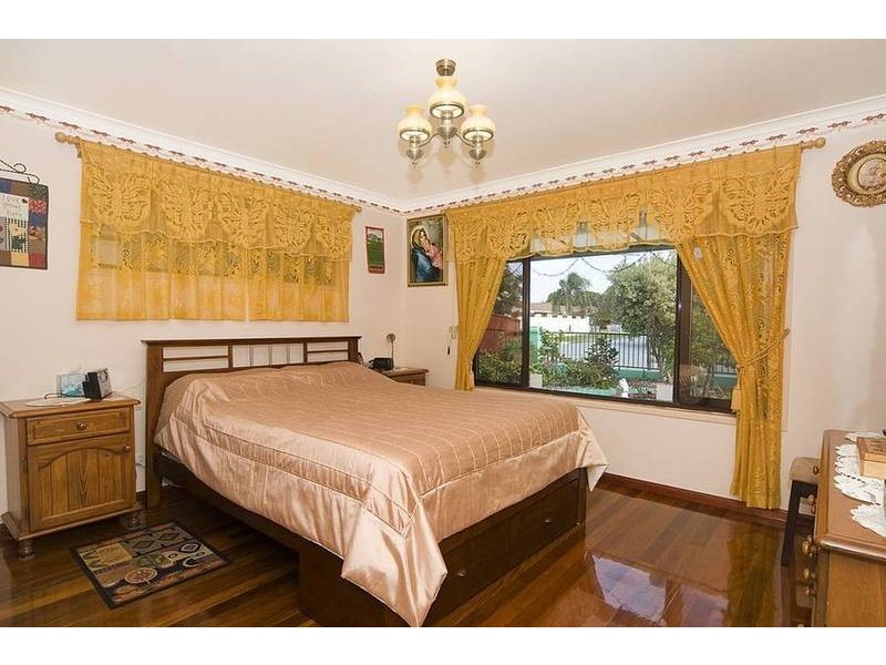 5 Pumicestone Place, Golden Beach QLD 4551