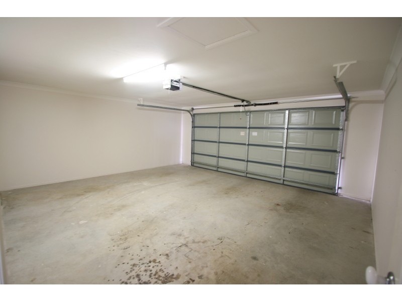 16 Gordonia Drive, Regents Park QLD 4118