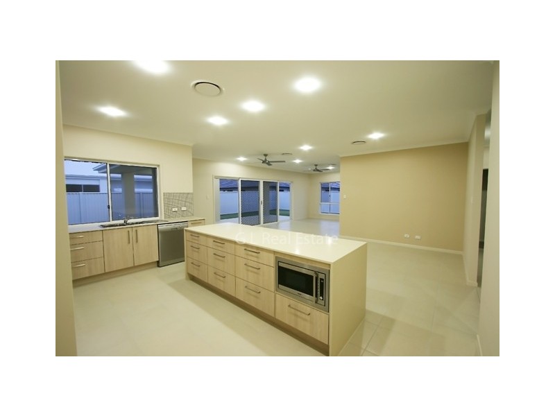 96 TWEDDELL DVE, Pelican Waters QLD 4551