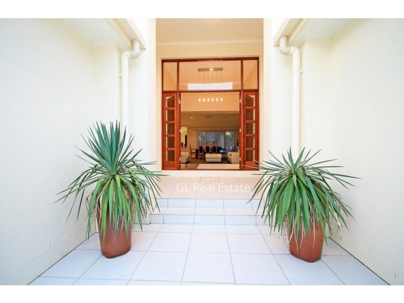 10 Sea Glint Pl, Pelican Waters QLD 4551