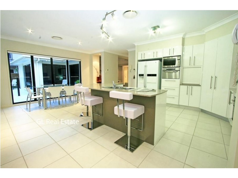 10 Sea Glint Pl, Pelican Waters QLD 4551