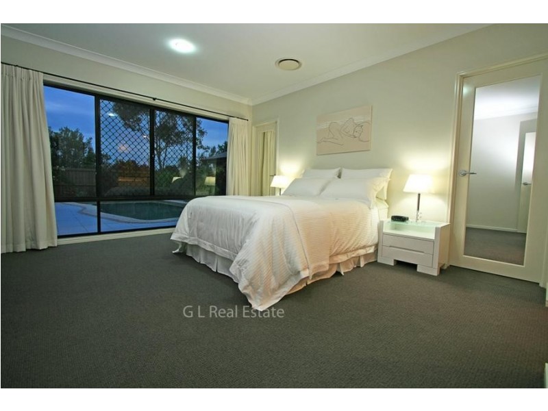 10 Sea Glint Pl, Pelican Waters QLD 4551