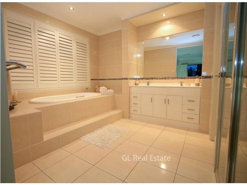 10 Sea Glint Pl, Pelican Waters QLD 4551